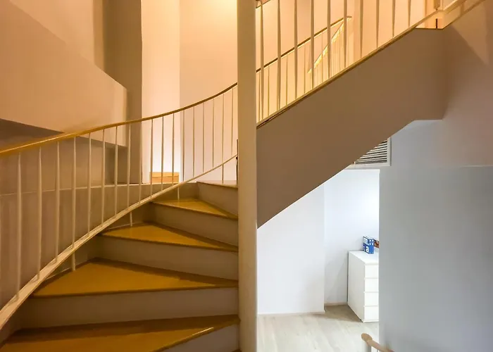 公寓 Near Bts • Duplex 110 Sqm • Pool&sauna • Sontana *