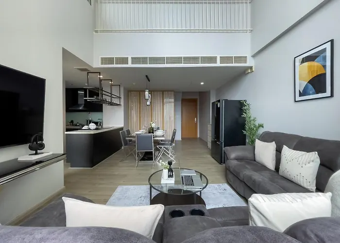 Near Bts • Duplex 110 Sqm • Pool&sauna • Sontana 公寓 曼谷