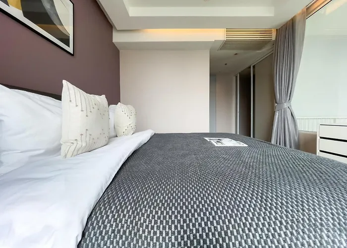 Near Bts • Duplex 110 Sqm • Pool&sauna • Sontana * 曼谷